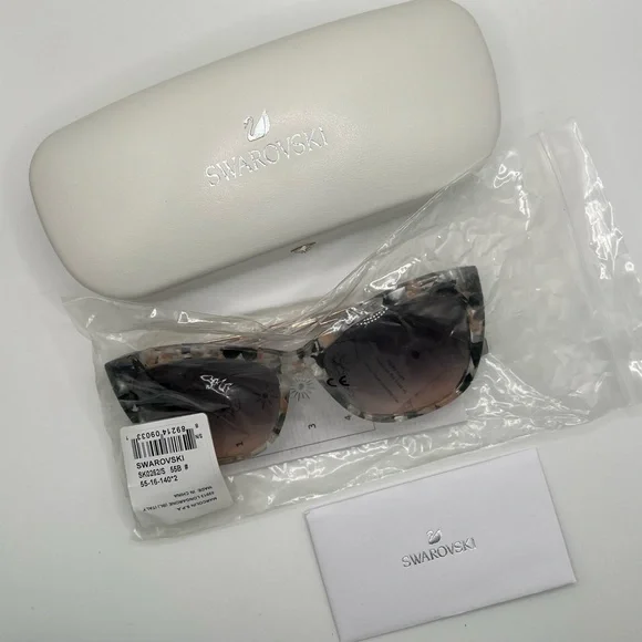 NWT Swarovski SK0262S Sunglasses display picture 1